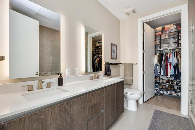 Building Photo - 4200 W 16th Ave