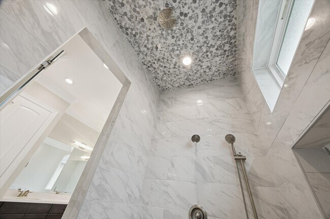 Building Photo - 602 Appia Dr