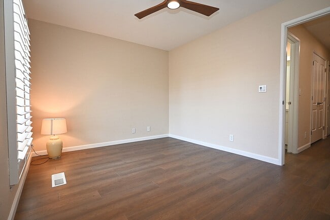 Building Photo - $3190 -- Beautifully Remodeled Townhome in...