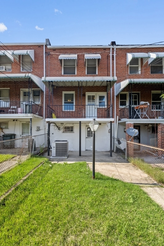 Building Photo - 3725 Elmley Ave