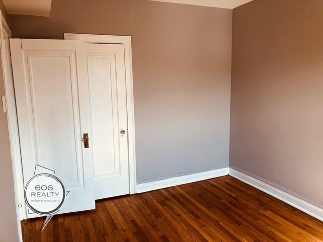 Building Photo - 5218 W Crystal St