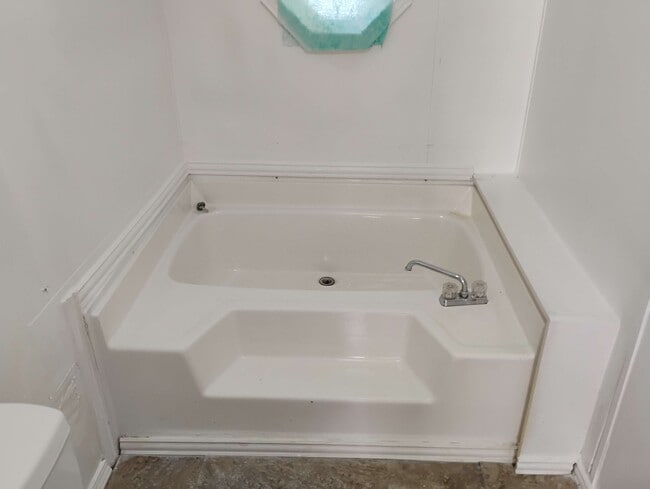 Building Photo - 121 Whiteface Dr