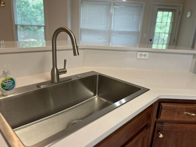 Building Photo - 2731 New Port Royal Rd