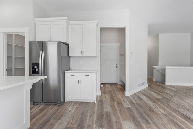 Building Photo - 3 Bed 2 Full Bath home