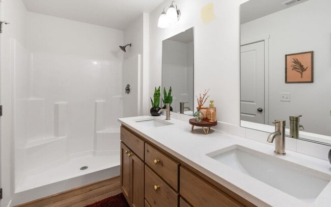 Building Photo - New Construction- Modern Home!