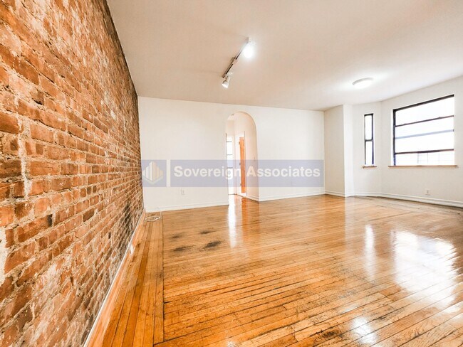 Building Photo - 715 W 172nd St