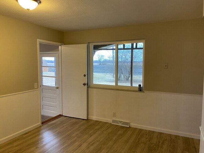 Building Photo - 2727 Angela Dr