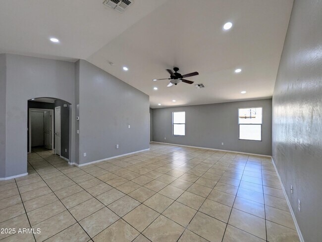 Building Photo - 13959 W Country Gables Dr