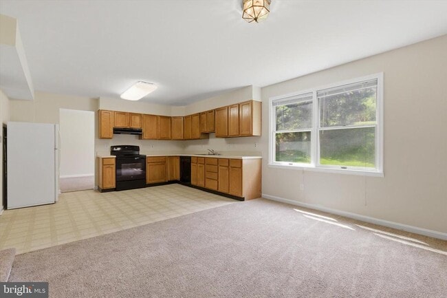 Building Photo - 9530 Hallhurst Rd