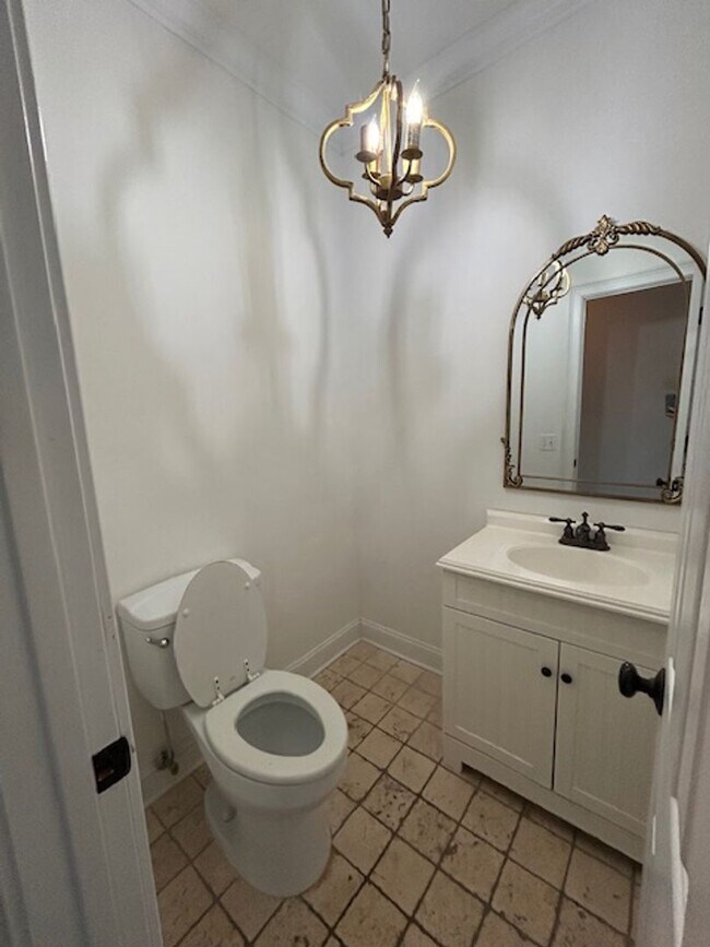Building Photo - Captains Walk Townhouse-Available to Rent