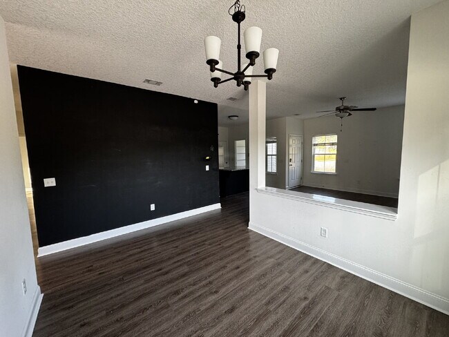 Building Photo - Home for Rent