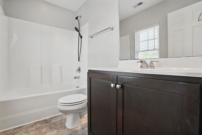 Building Photo - AVAILABLE-GREAT HOME IN THE HEART OF RALEI...