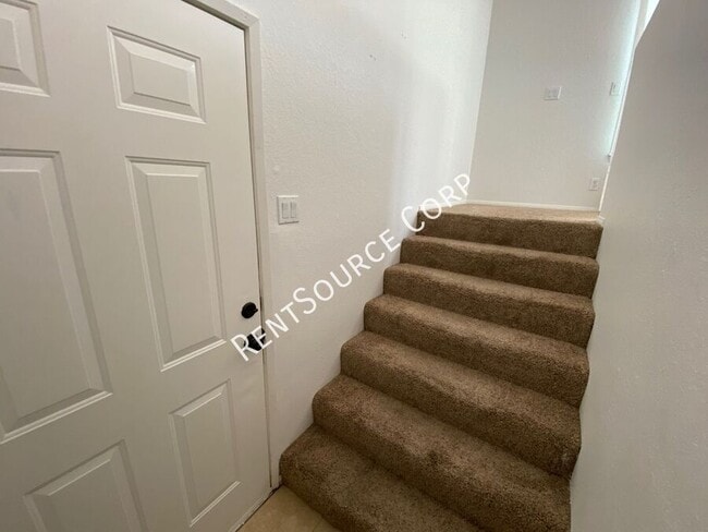 Building Photo - 43328 Lookabout Rd