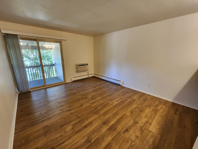 Building Photo - Brand new beautifully renovated Condo with...