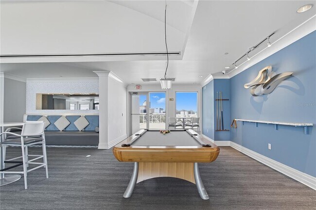Building Photo - 449 S 12th St