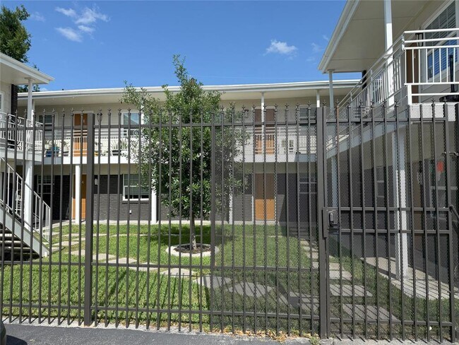 Building Photo - 1824 Thonig Rd