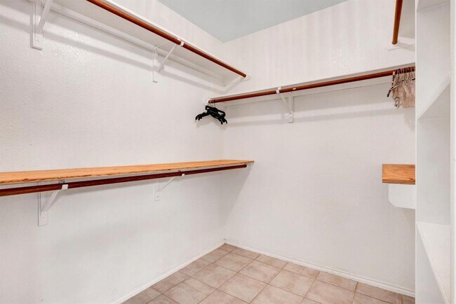 Building Photo - 1415 Quicksilver Cir