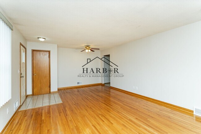 Building Photo - 2920 20th St SE