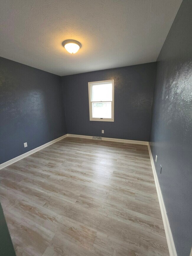 Building Photo - 601 Rizek Dr