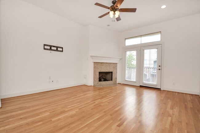 Building Photo - 5815 Lacy St