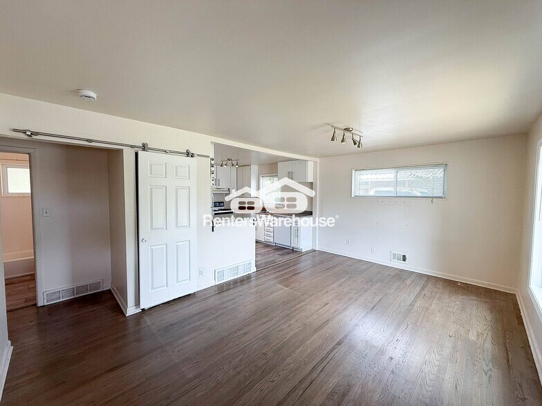 Building Photo - 10699 Carrol Ln