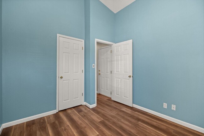 Building Photo - Beautiful 3 Bedroom Home