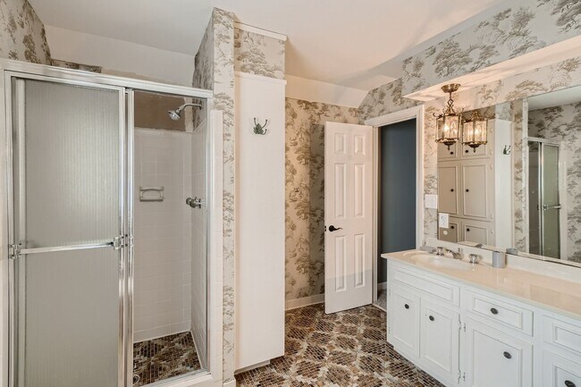 Building Photo - Furnished Estate Home - Double Curved Stairway - Marble Floors - Waterfall Island
