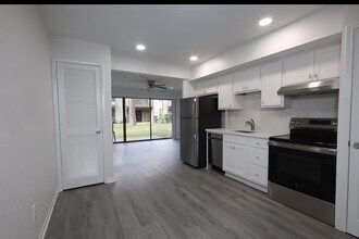 Building Photo - 12900 Walden Rd