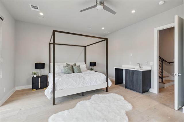 Building Photo - 2228 Wycliff Ave