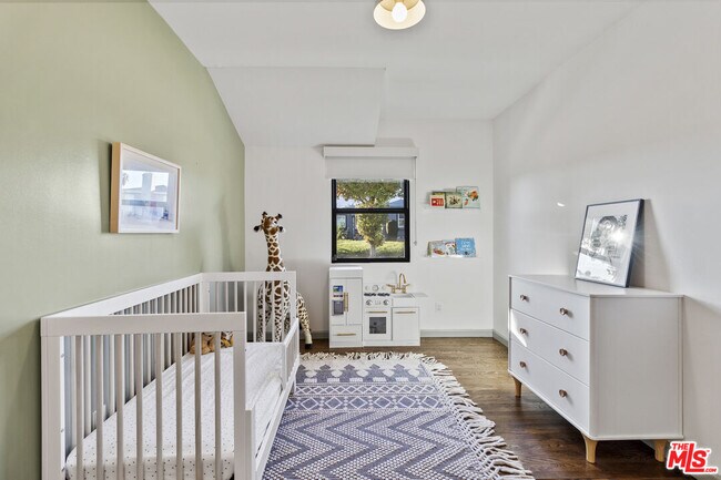 Building Photo - 3020 W 82nd St