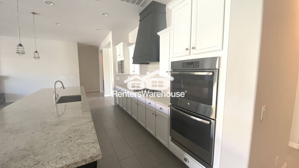 Building Photo - 19894 E Strawberry Dr