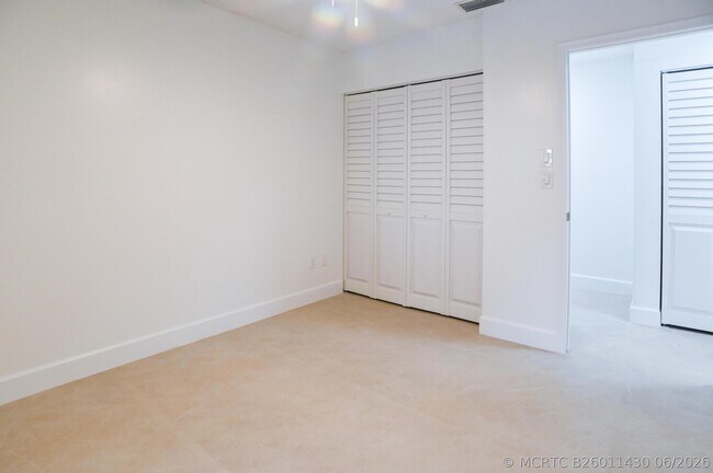 Building Photo - 1148 Summit Trail Cir