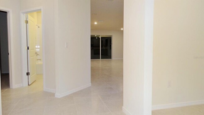 Building Photo - 7641 Syracuse Dr