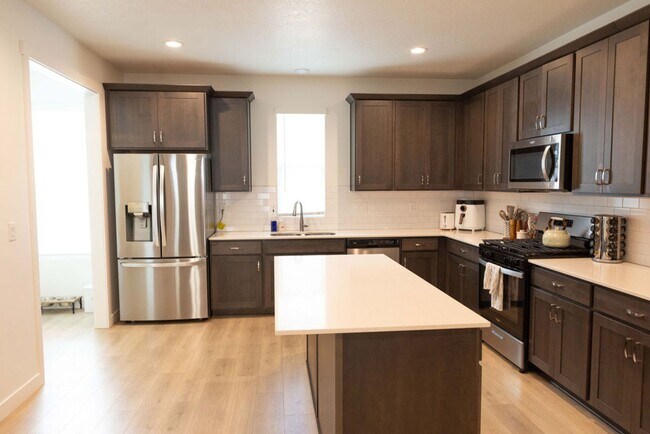 Building Photo - 638 Autumn Ash Cir