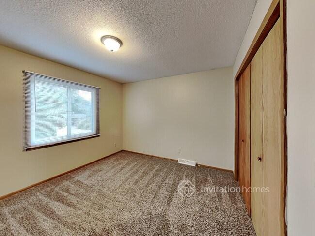 Building Photo - 3720 Roseberry Pl