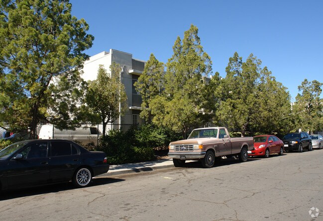 Building Photo - Palm Gardens Apartments