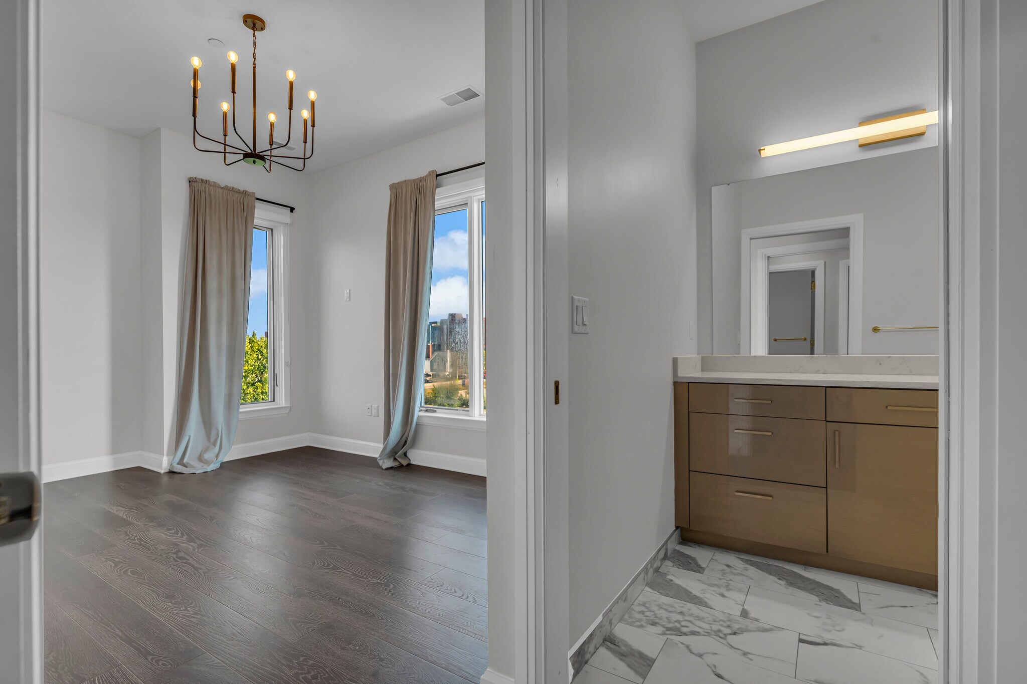 Building Photo - 438 Selden St