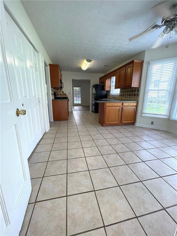 Building Photo - 4630 Hampton Square Dr