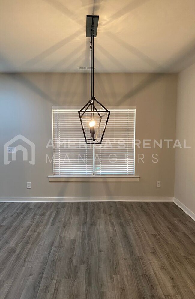 Building Photo - 210 Ridgeview Cir