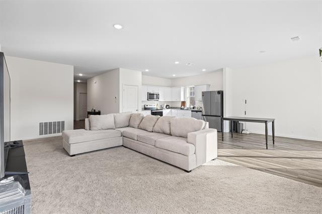 Building Photo - 2305 Frio River Rd