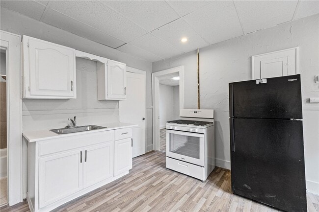 Building Photo - 288 Driving Park Ave