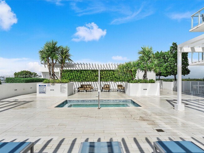Building Photo - 4250 Biscayne Blvd