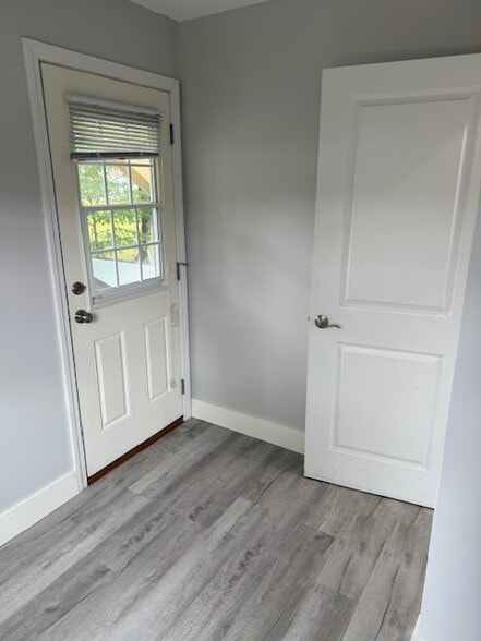 Access to parking lot - 54 Darina Pl