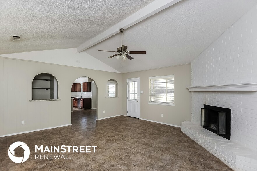 Building Photo - 8805 Main St