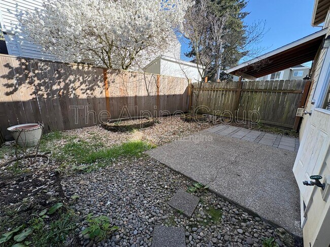 Building Photo - 210 NW Connell Ave