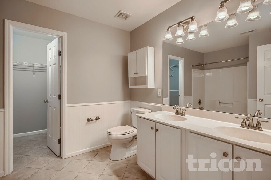 Building Photo - 12722 Golden Sun Ct