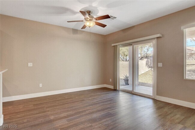 Building Photo - 2320 Meteor Shower St