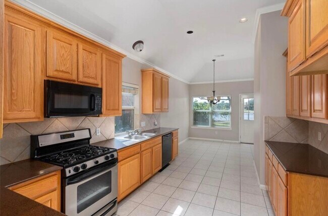 Building Photo - 10115 Cottonwood Canyon Dr