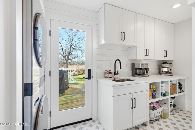 Building Photo - 8 Jackson Ct