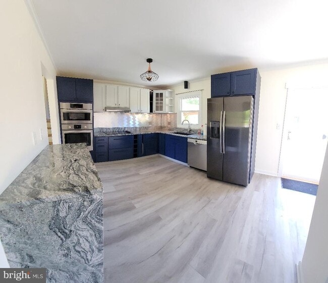 Building Photo - 24 Colebrook Rd